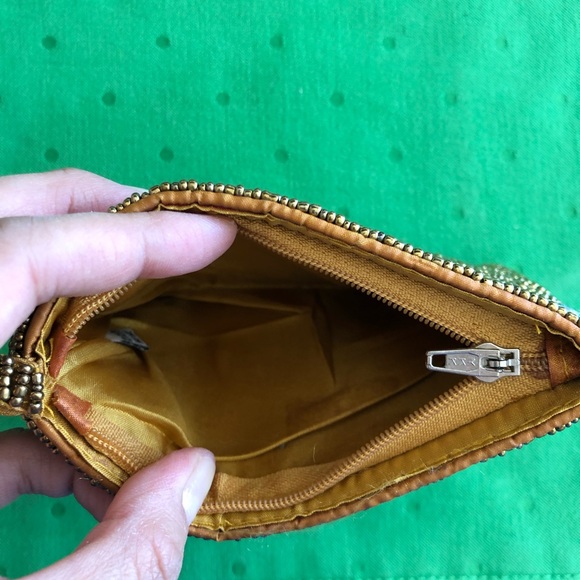 NWOT Gold beaded coin purse with starburst sequins - Picture 2 of 4